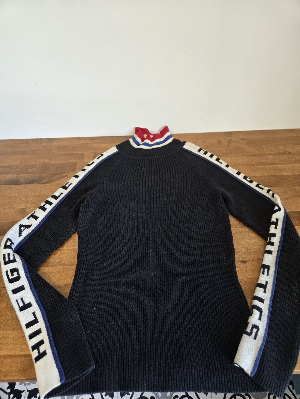 Tommy Hilfiger Ribbed Turtleneck Sweater Logo Sleeve Navy Red White Women's M